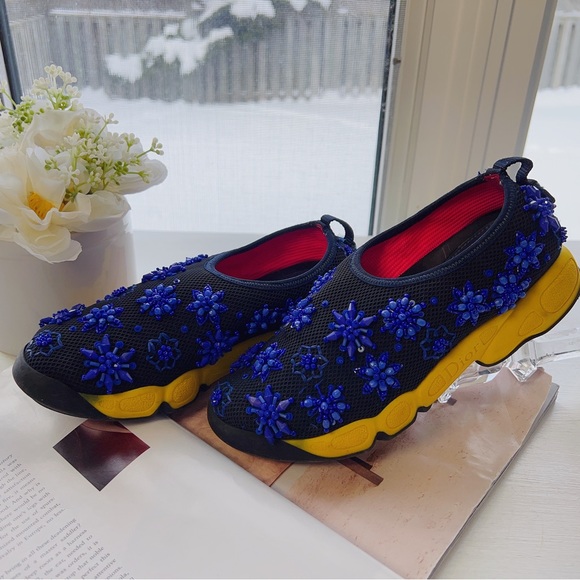 Christian Dior Sneaker with Blue Sequins - Picture 2 of 3